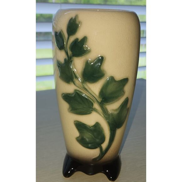 VASE-ROYAL COPLEY-Green Ivy Footed Bottom 7.25" High-Mid Century Modern - Picture 1 of 10